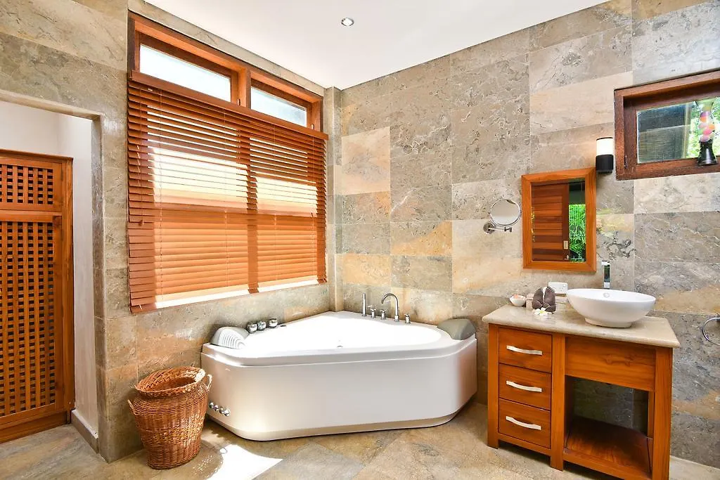 סמיניאק Villa Mystique