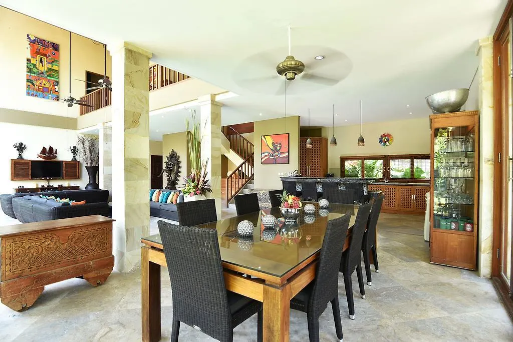 סמיניאק Villa Mystique